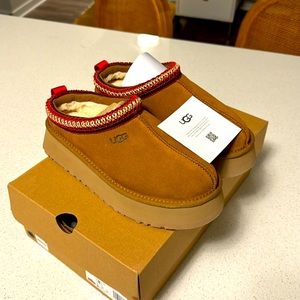 Brand New Ugg Tazz Platform Slippers Size 8 Chestnut